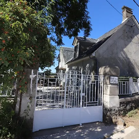 Maison De Charme Au Coeur Des Volcans, Proche De Salers, Avec Jardin Et Activites De Plein Air - Fr-1-742-288 Holiday home *