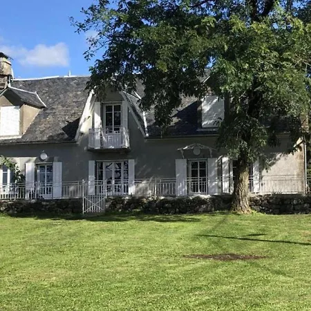 Σπίτι διακοπών Maison De Charme Au Coeur Des Volcans, Proche De Salers, Avec Jardin Et Activites De Plein Air - Fr-1-742-288